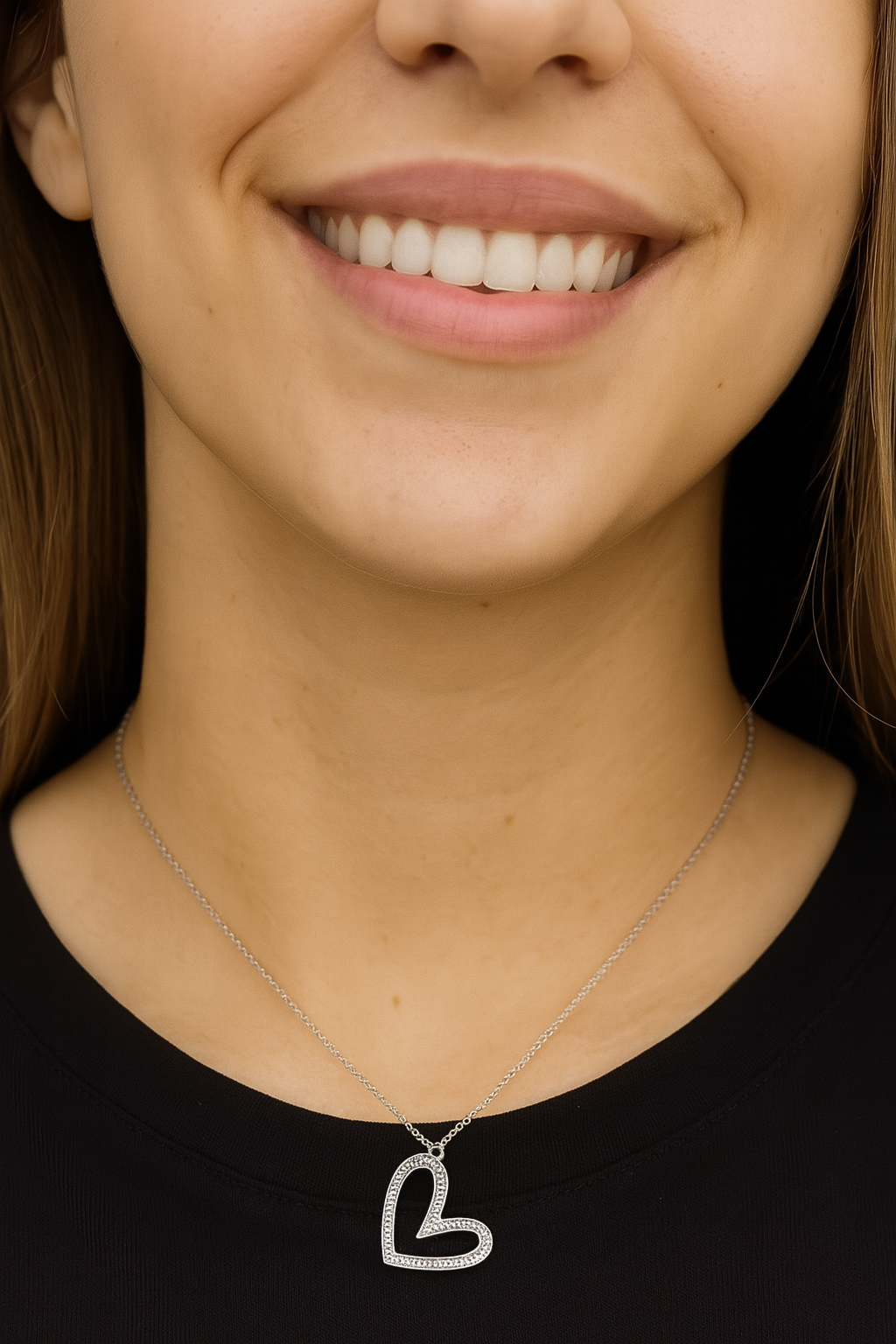 HEART-SHAPED ELEGANT CHAIN