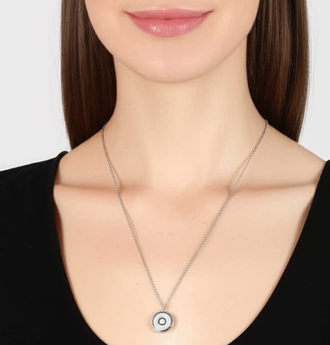 ROUND SHAPED BAGUETTE PENDANT WITH CHAIN