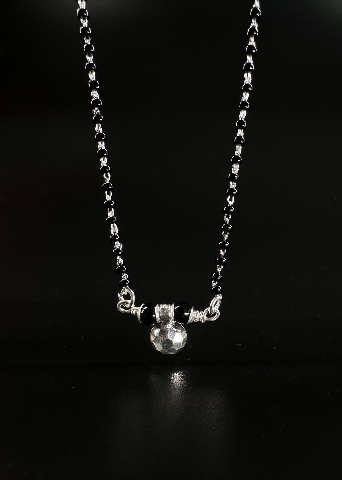 TRADITIONAL YET ELEGANT SINGLE WATI PENDANT MANGALSUTRA