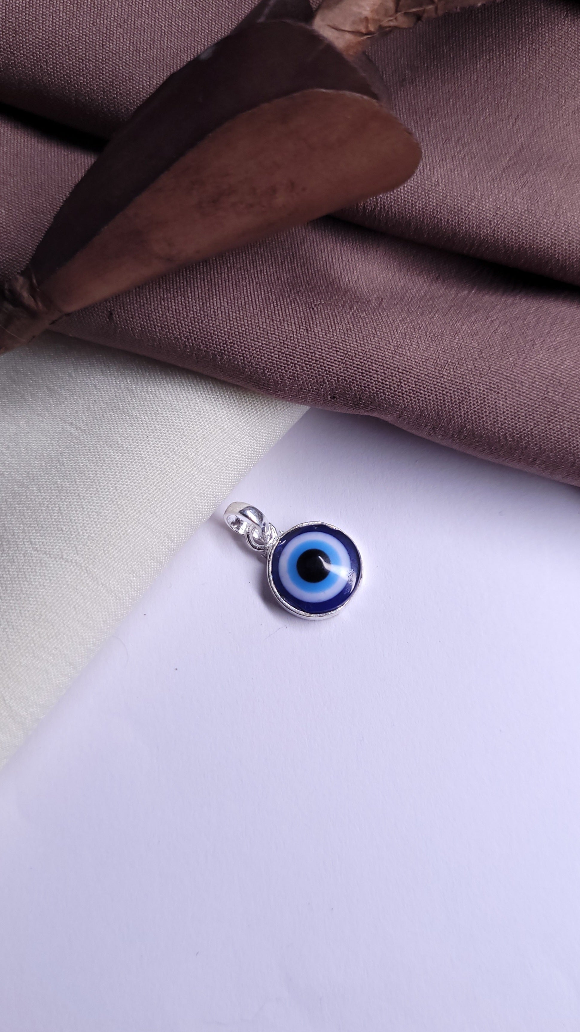 EVEIL EYE LOCKET