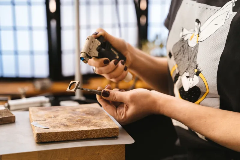 The Silver Hand: Why Bespoke Artisanal Silver Has Become the Truest Marker of American Luxury